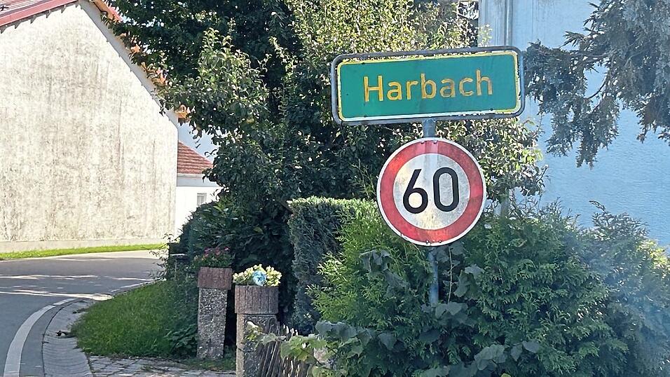 Bevor die Ergänzungssatzung Harbach-West beschlossen werden kann, muss noch die Löschwasserhürde genommen werden. Bevor die Ergänzungssatzung Harbach-West beschlossen werden kann, muss noch die Löschwasserhürde genommen werden.
