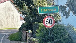 Bevor die Ergänzungssatzung Harbach-West beschlossen werden kann, muss noch die Löschwasserhürde genommen werden. Bevor die Ergänzungssatzung Harbach-West beschlossen werden kann, muss noch die Löschwasserhürde genommen werden.