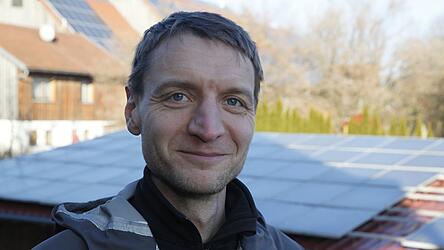 Max Huber ist in Ergolding aufgewachsen. Mittlerweile lebt er wieder in der Marktgemeinde, ist verheiratet und hat eine Tochter.
