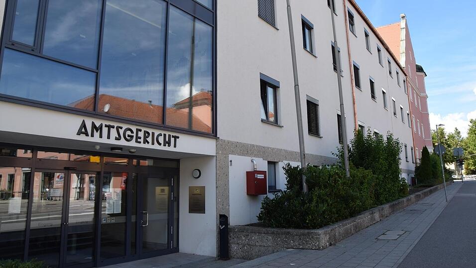 Das Amtsgericht Straubing verurteilte den 66-Jährigen zu einer Bewährungsstrafe.