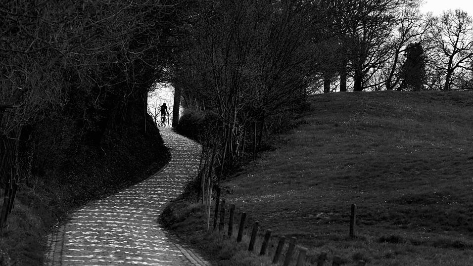 Bis zu 22 Prozent steil: Der Koppenberg liegt 45 Kilometer vor dem Ziel der Flandern-Rundfahrt. (Archivbild)