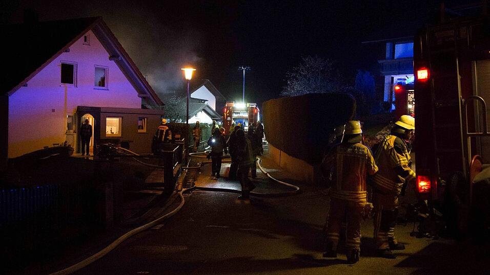 Bei einem Brand in Moosthenning im Landkreis Dingolfing-Landau wurde eine 91-J&auml;hrige lebensgef&auml;hrlich verletzt.