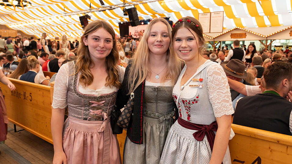 Die Partybilder vom Montag, 19. August, aus dem Festzelt Nothaft. Die Partybilder vom Montag, 19. August, aus dem Festzelt Nothaft.
