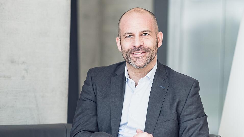 Dr. Simon Hahnzog ist Psychologe und Akademischer Direktor an der Augsburg Business School Steinbeis IFEM. Dr. Simon Hahnzog ist Psychologe und Akademischer Direktor an der Augsburg Business School Steinbeis IFEM.