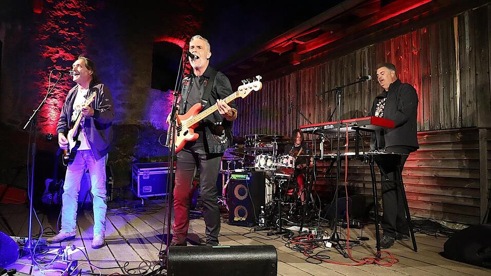 Der Headliner des Abends: Midlife Crisis Ltd. Der Headliner des Abends: Midlife Crisis Ltd.