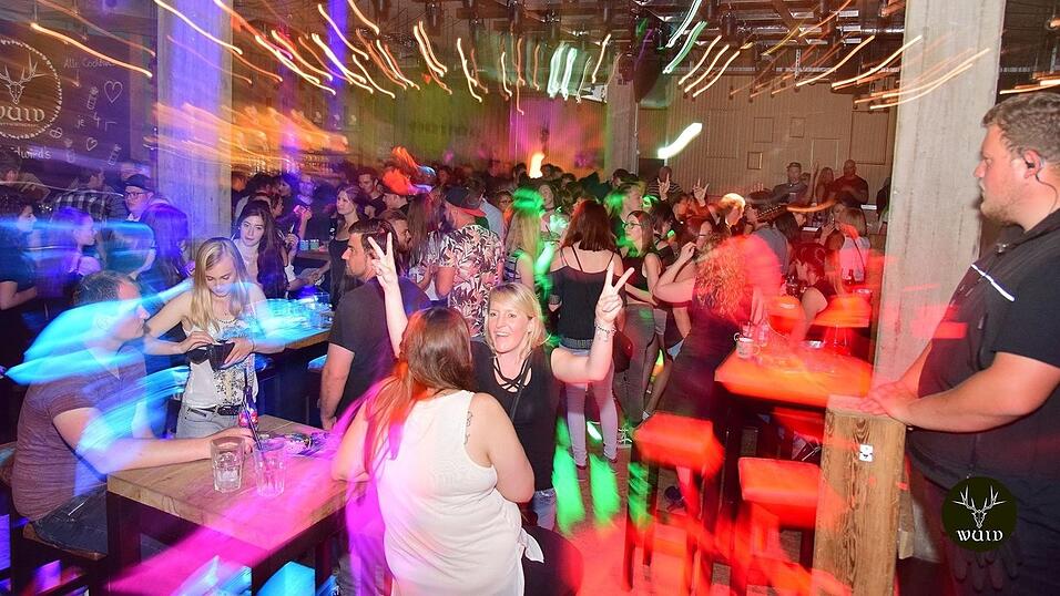 'Hoch die Hände, Wochenende' - so 'Wuid' wurde gefeiert in Straubing. 'Hoch die Hände, Wochenende' - so 'Wuid' wurde gefeiert in Straubing.