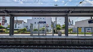 Wer von Straubing aus mit dem ICE verreisen will, braucht gute Nerven und im besten Fall einen Plan B.