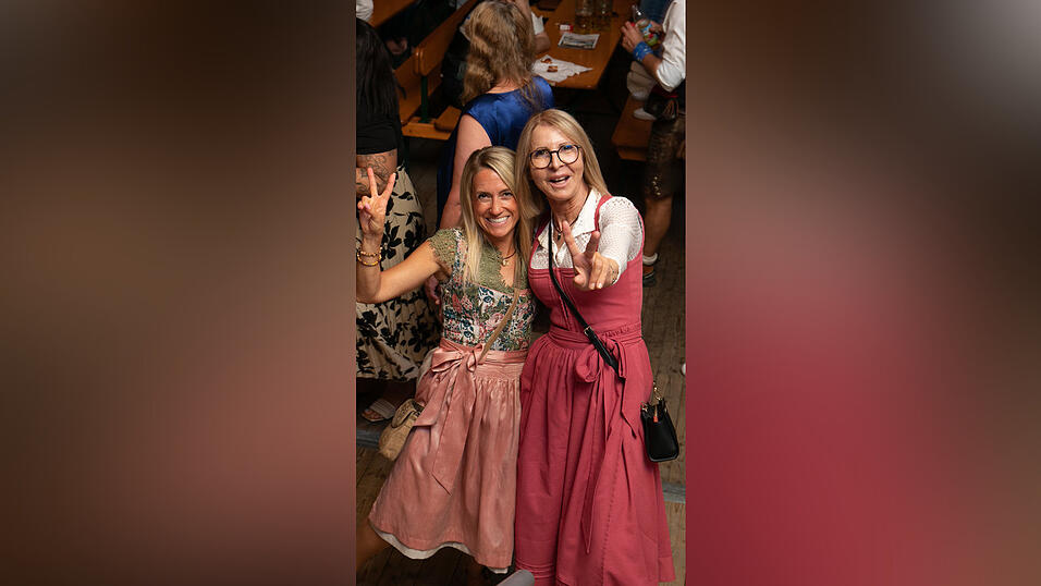 Die Partybilder vom Montag, 18. August, aus dem Festzelt Nothaft. Die Partybilder vom Montag, 18. August, aus dem Festzelt Nothaft.