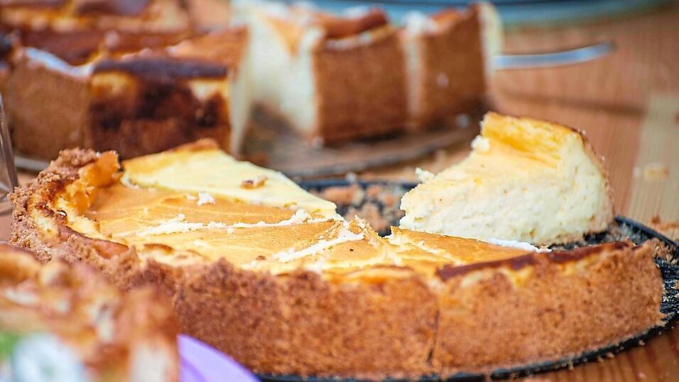 Der K&auml;sekuchen ist in Deutschland am beliebtesten. Auch bei Schwarzw&auml;lder Kirschtorte, Apfel- oder Marmorkuchen gilt: Mit dem richtigen Rezept kann eigentlich nicht viel schief gehen.