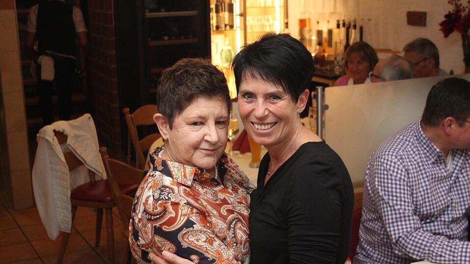 In der Landshuter Weinstube Isarklause fand am Samstag eine Schlagerparty statt. In der Landshuter Weinstube Isarklause fand am Samstag eine Schlagerparty statt.