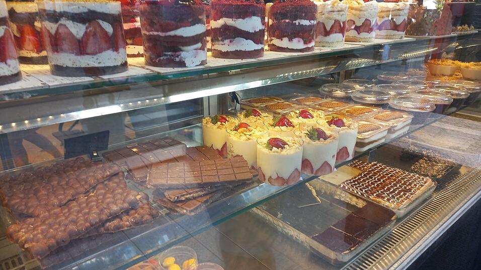 Leckeres Essen gibt es in Istanbul an allen Ecken und Enden der Stadt.
