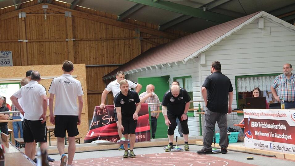 Trotz einer 3:1-F&uuml;hrung mussten sich die Buam aus dem Lamer Winkel am Ende dem TSV Hartpenning verdient mit 3:7 geschlagen geben.
