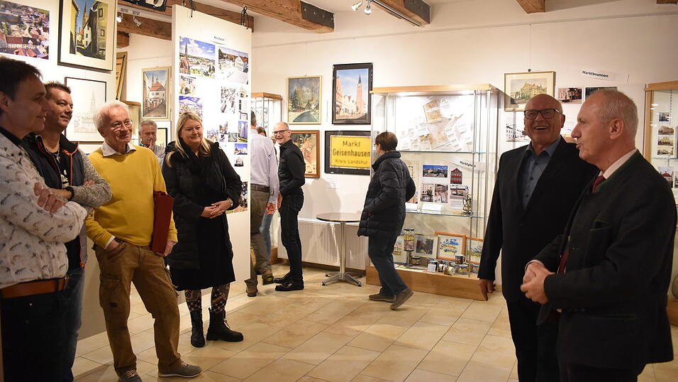 Bei der Begrüßung: Vorsitzender Sebastian Schuder (rechts) und Bürgermeister Josef Reff sprachen zu den Besuchern. Bei der Begrüßung: Vorsitzender Sebastian Schuder (rechts) und Bürgermeister Josef Reff sprachen zu den Besuchern.