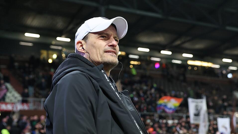Zuversichtlich vor dem Spiel: FC St. Paulis Trainer Alexander Blessin