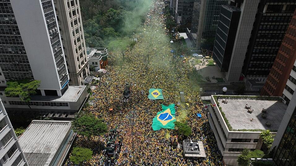 Fl&aacute;vio Bolsonaro mobilisiert seine Anh&auml;nger. (Archivbild)