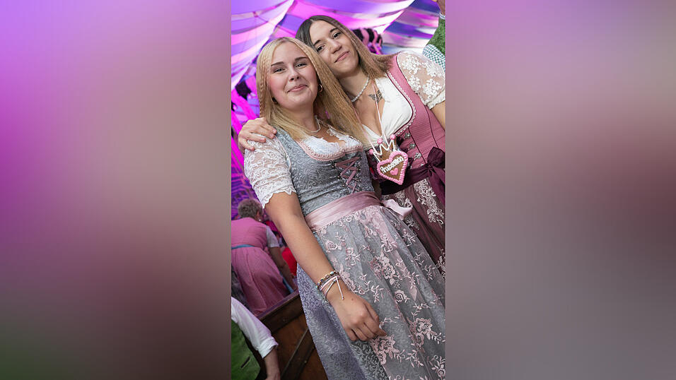 Die Partybilder vom Sonntag, 17. August, aus dem Festzelt Wenisch. Die Partybilder vom Sonntag, 17. August, aus dem Festzelt Wenisch.