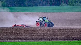 Der trockene Boden ist ein echtes Problem f&uuml;r Landwirte. In den vergangenen Wochen hat es in Bayern viel zu wenig geregnet. (Illustration)