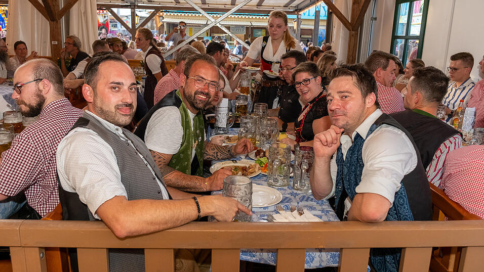 Die Partybilder vom Montag, 14. August 2023, aus dem Festzelt Nothaft. Die Partybilder vom Montag, 14. August 2023, aus dem Festzelt Nothaft.