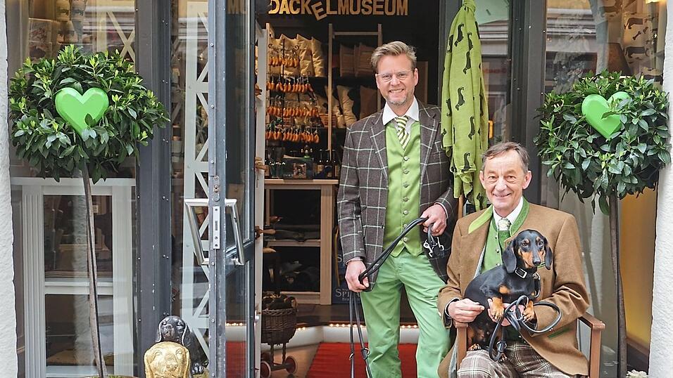 Die Floristmeister Seppi K&uuml;blbeck und Oliver Storz sind mit Ihrem Museum von Passau nach Regensburg umgezogen.