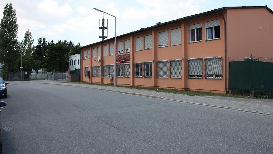 Hier im Auweg in Regensburg gehen Prostituierte ihrem Handwerk nach. Die Regensburger CSU-Fraktion würde Straßenprostituion gerne komplett verbieten. Hier im Auweg in Regensburg gehen Prostituierte ihrem Handwerk nach. Die Regensburger CSU-Fraktion würde Straßenprostituion gerne komplett verbieten.