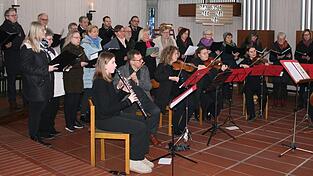 Stadtpfarrer August Lindmeier zelebrierte den Festgottesdienst. Stadtpfarrer August Lindmeier zelebrierte den Festgottesdienst.