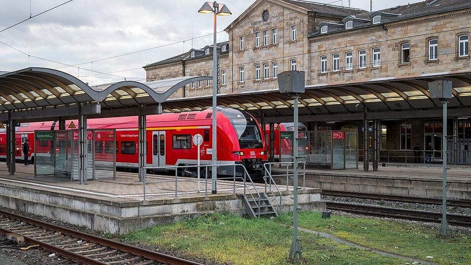 Bamberg will seinen historischen Bahnhof im Zuge des Bahnausbaus sanieren und modernisieren. (Archivbild) Bamberg will seinen historischen Bahnhof im Zuge des Bahnausbaus sanieren und modernisieren. (Archivbild)