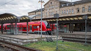 Bamberg will seinen historischen Bahnhof im Zuge des Bahnausbaus sanieren und modernisieren. (Archivbild) Bamberg will seinen historischen Bahnhof im Zuge des Bahnausbaus sanieren und modernisieren. (Archivbild)