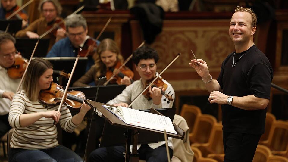 Der Kanadier Yannick N&eacute;zet-S&eacute;guin dirigiert erstmals das Neujahrskonzert aus Wien