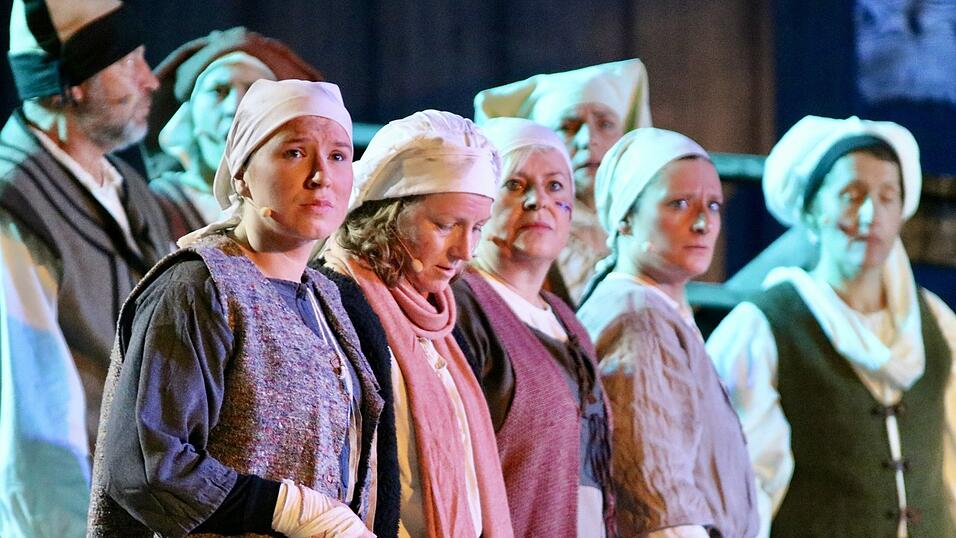 Eindr&uuml;cke von der Gruppe 'blau', die am Freitagabend die Drachenstich-Premiere gespielt hat.