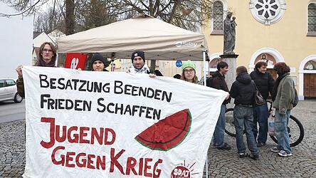 Die Kundgebung in Landshut hatte die Sozialistische Deutsche Arbeiterjugend mitorganisiert. Die Kundgebung in Landshut hatte die Sozialistische Deutsche Arbeiterjugend mitorganisiert.