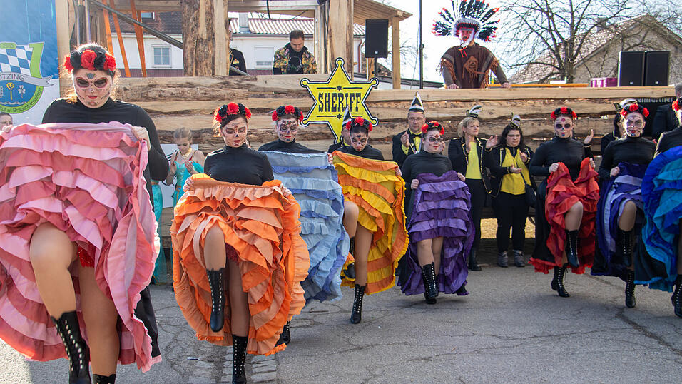 Am Samstag fand der Faschingsumzug in Otzing (Kreis Deggendorf) statt. Am Samstag fand der Faschingsumzug in Otzing (Kreis Deggendorf) statt.