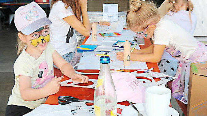 Schminken kann so schön sein. Schminken kann so schön sein.