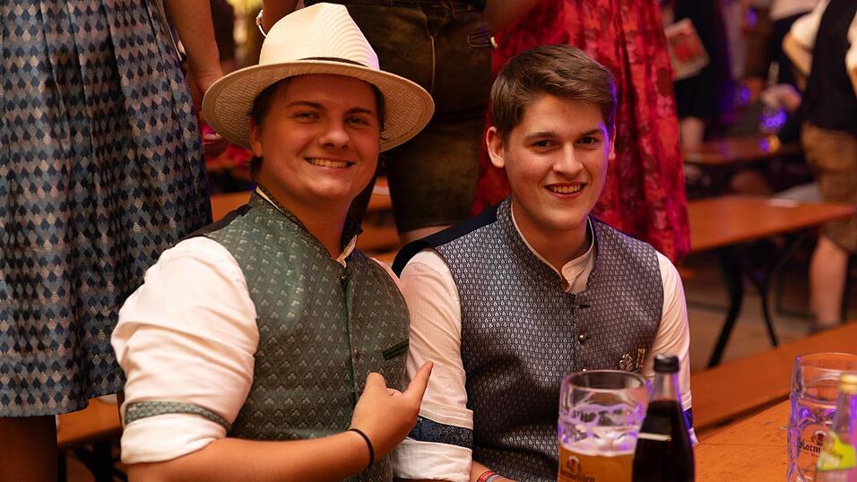 Die Partybilder vom Samstag, 8. August, aus dem Festzelt Greindl. Die Partybilder vom Samstag, 8. August, aus dem Festzelt Greindl.