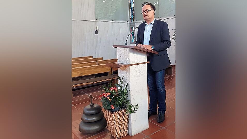 Wolfgang Stöckl erläuterte die Geschichte der Kirche Sankt Johannes. Wolfgang Stöckl erläuterte die Geschichte der Kirche Sankt Johannes.