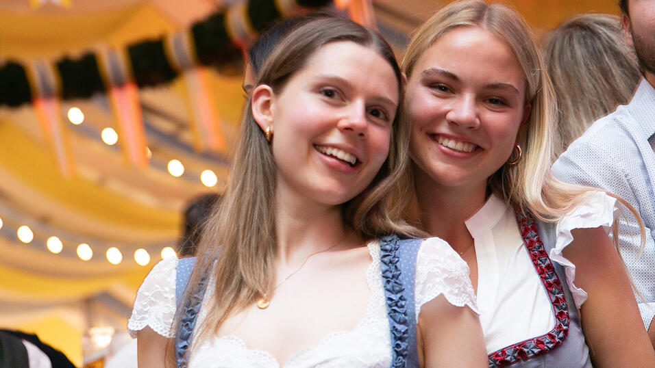Die Partybilder vom Freitag, 8. August, aus dem Festzelt Reisinger. Die Partybilder vom Freitag, 8. August, aus dem Festzelt Reisinger.