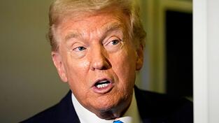 US-Präsident Trump kündigt zusätzliche Zölle gegen Kanada an. US-Präsident Trump kündigt zusätzliche Zölle gegen Kanada an.