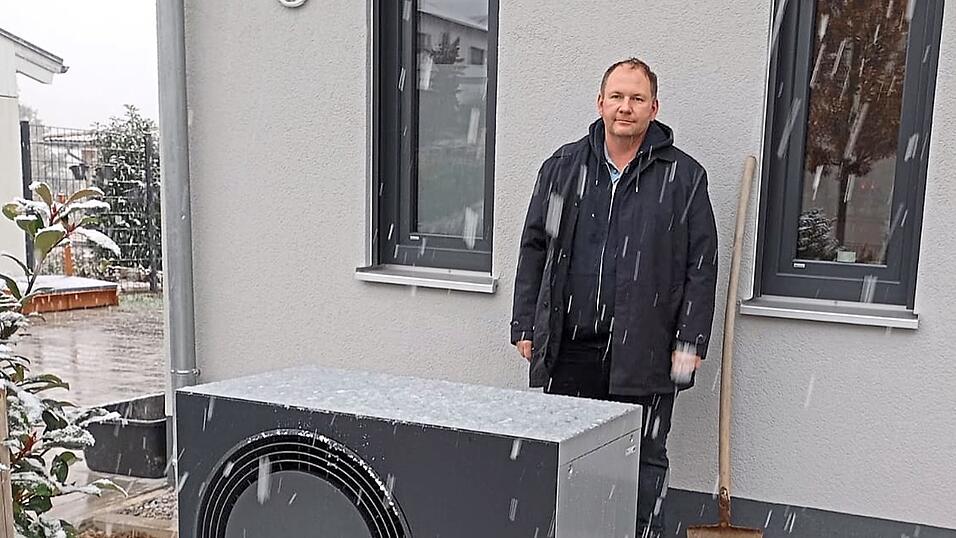 P&uuml;nktlich zum ersten Schneefall konnte Markus Vogl seine neue Heizung in Betrieb nehmen. Neun Monate nach der Insolvenz der EVW.