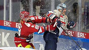 Wie zuletzt gegen Heilbronn wollen die DSC-ler - hier Marcel Pfänder (im roten Trikot) - vollen Einsatz am Wochenende in Füssen und im Heimspiel gegen Peiting zeigen. Wie zuletzt gegen Heilbronn wollen die DSC-ler - hier Marcel Pfänder (im roten Trikot) - vollen Einsatz am Wochenende in Füssen und im Heimspiel gegen Peiting zeigen.