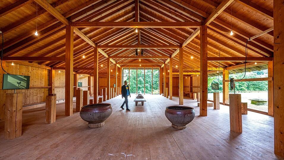 Zum Abschluss des 100. Geburtstagsjahres von Fritz Koenig (1924-2017) ist auf dem Anwesen bis zum 27. Juli die Ausstellung 'Kosmos Koenig' zu sehen.