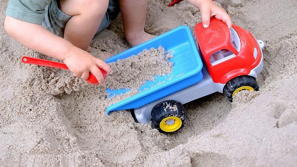 Rund 645.000 Kinder spielen und lernen in Bayerns Krippen, Kindergärten und sonstigen Betreuungseinrichtungen. (Symbolbild) Rund 645.000 Kinder spielen und lernen in Bayerns Krippen, Kindergärten und sonstigen Betreuungseinrichtungen. (Symbolbild)