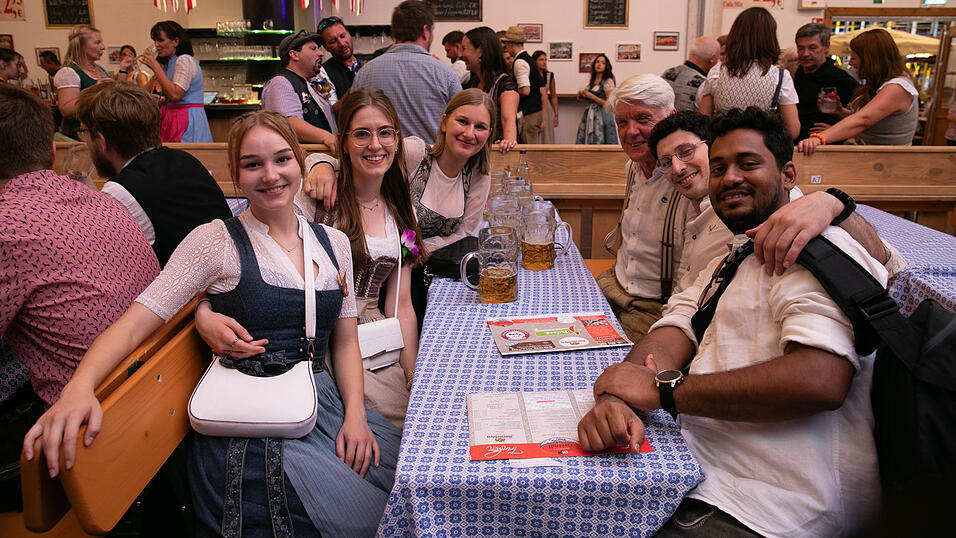 Die Partybilder vom Donnerstag, 14. August, aus dem Festzelt Greindl. Die Partybilder vom Donnerstag, 14. August, aus dem Festzelt Greindl.