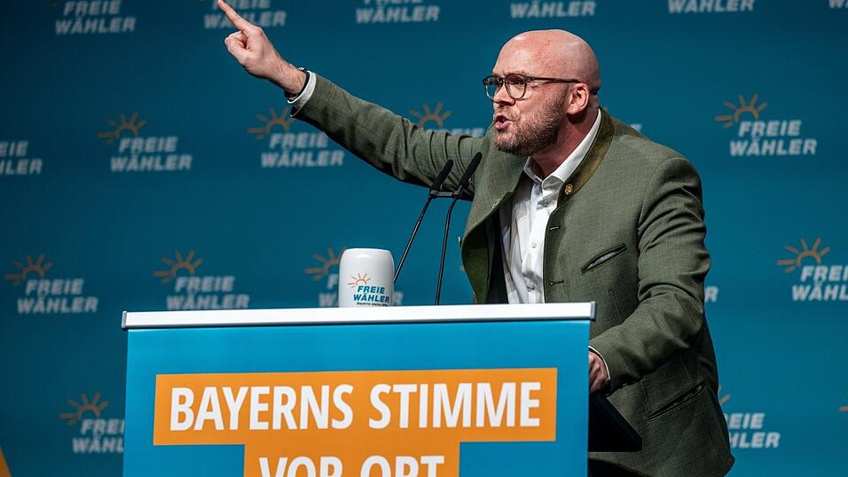 Der bayerische Digitalminister Fabian Mehring von den Freien Wählern regt ein bundesweites bürgerlich-liberales Wahlbündnis aus seiner Partei und der FDP an. Der bayerische Digitalminister Fabian Mehring von den Freien Wählern regt ein bundesweites bürgerlich-liberales Wahlbündnis aus seiner Partei und der FDP an.