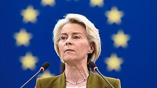 Hinter den Kulissen werden erste Stimmen laut, die sich fragen, ob die Amtszeit von Ursula von der Leyen früher als geplant enden könnte.