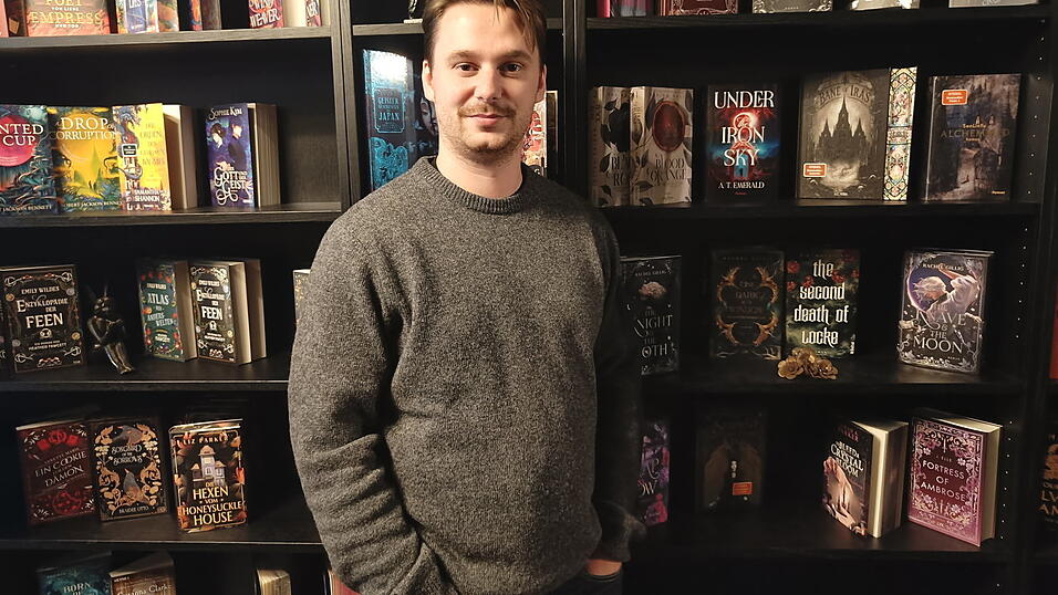 Johannes Feifel er&ouml;ffnete den &bdquo;B&uuml;cherdrachen&ldquo; in der Oberen Bachgasse.