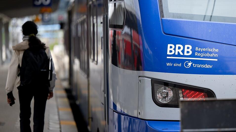 Der Zugverkehr zwischen Kreuzstraße und Westerham kann wieder aufgenommen werden. Der Zugverkehr zwischen Kreuzstraße und Westerham kann wieder aufgenommen werden.