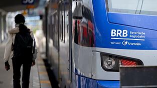 Der Zugverkehr zwischen Kreuzstraße und Westerham kann wieder aufgenommen werden. Der Zugverkehr zwischen Kreuzstraße und Westerham kann wieder aufgenommen werden.