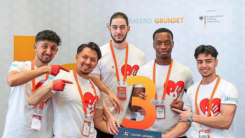 &bdquo;Weil jedes Herzschlagen z&auml;hlt&ldquo; ist der Slogan f&uuml;r das intelligente Vitalpflaster f&uuml;r Neugeborene, das die f&uuml;nf Sch&uuml;ler des BSZ entwickelt haben.