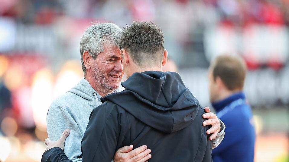 Zwei, die sich mögen: Miroslav Klose (r) und Friedhelm Funkel. (Archivbild) Zwei, die sich mögen: Miroslav Klose (r) und Friedhelm Funkel. (Archivbild)