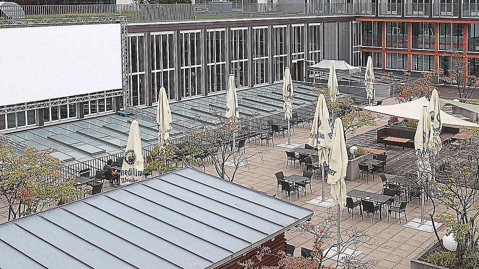 Auf dieser Leinwand zeigt das Kinopolis ab n&auml;chster Woche drei Mal die Woche Filme.