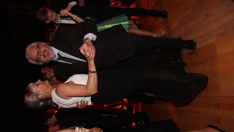 Die Bilder vom Abschlussball der Tanzschule Seidel in der Fraunhofer-Halle am 28. November. Die Bilder vom Abschlussball der Tanzschule Seidel in der Fraunhofer-Halle am 28. November.